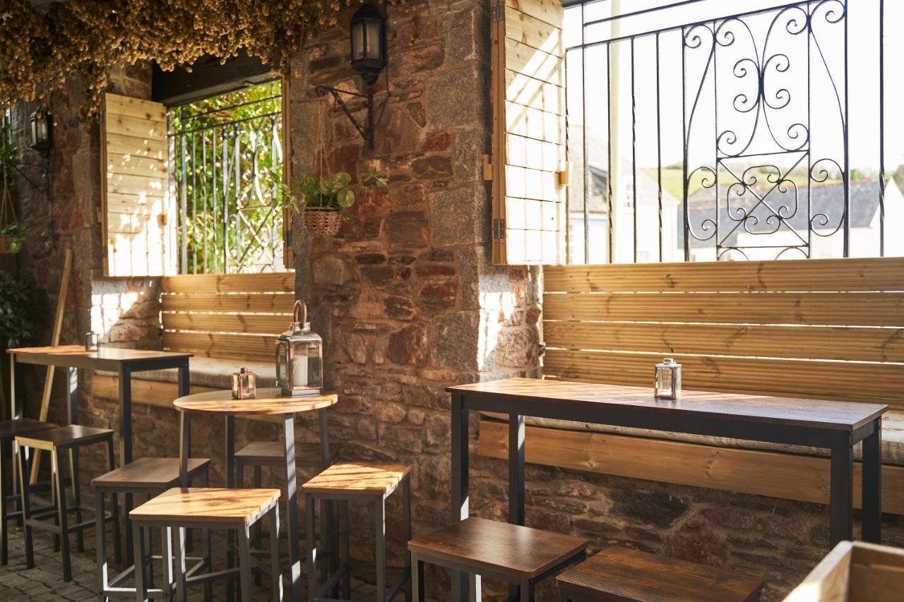 The White Hart Hotel Modbury Exterior photo