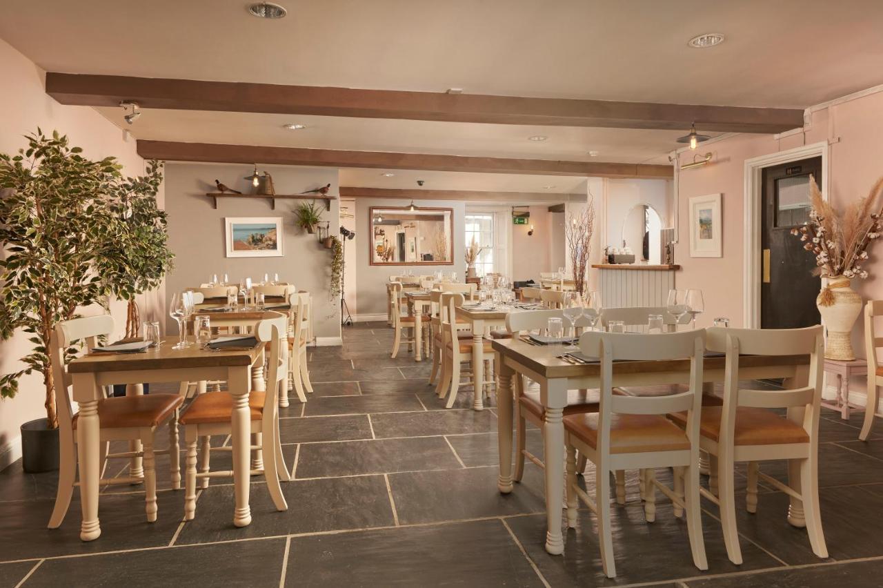 The White Hart Hotel Modbury Exterior photo