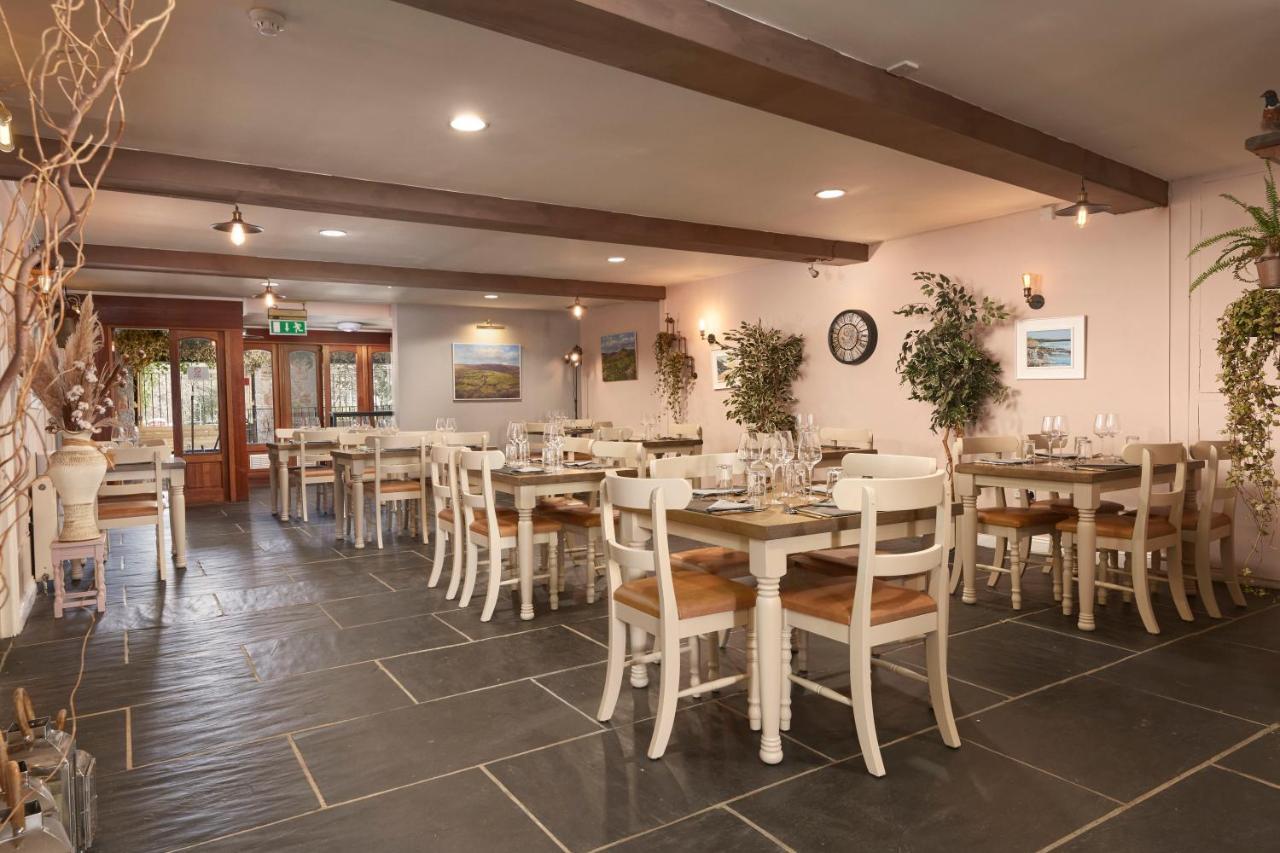 The White Hart Hotel Modbury Exterior photo